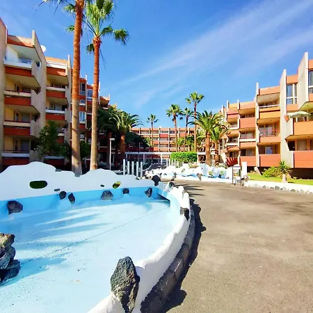 Apartamento Con Un Y Vista A La Jardin, Junto Al Mar, En Διαμέρισμα