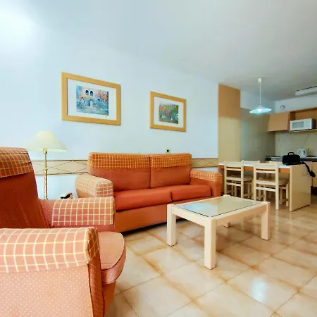 Apartamento Con Un Y Vista A La Jardin, Junto Al Mar, En Appartement *