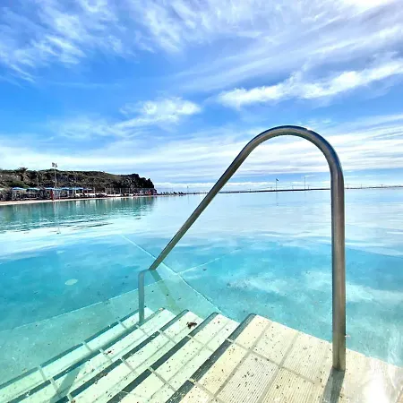 Apartamento Con Un Y Vista A La Jardin, Junto Al Mar, En Appartement *